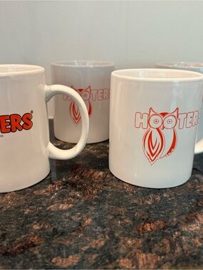 Vintage Hooters Coffee Mug Delightfully Tacky Owl (Set Of 4)